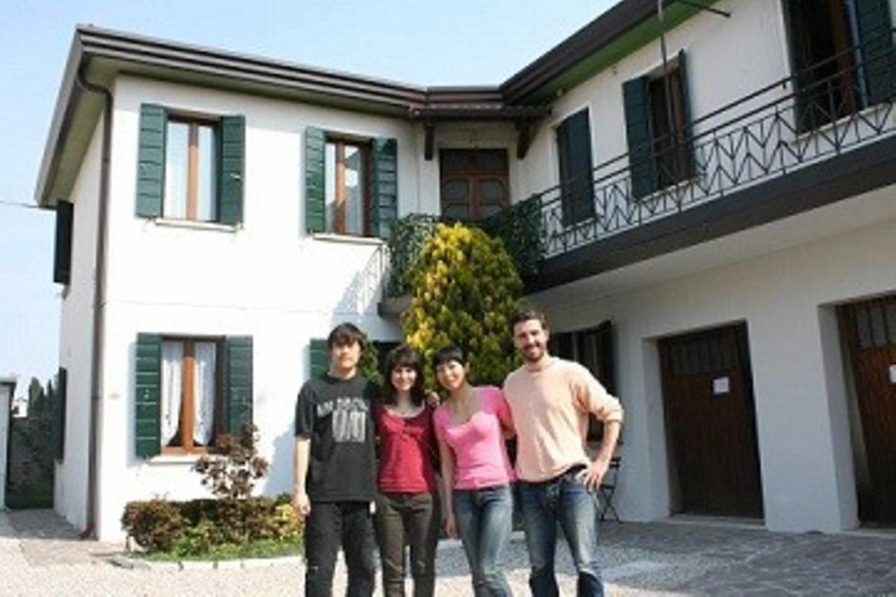 Casa D'Oro Rooms Местре Екстериор снимка