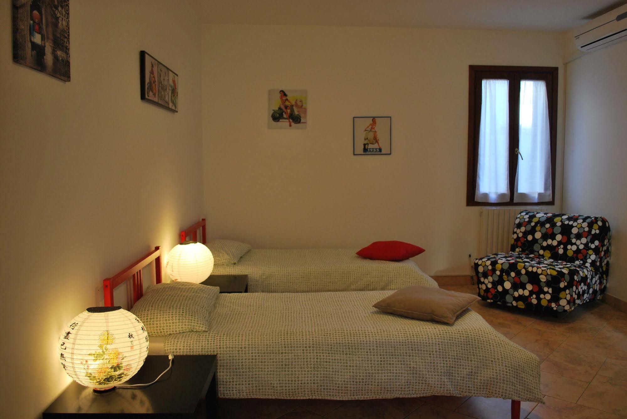 Casa D'Oro Rooms Местре Екстериор снимка