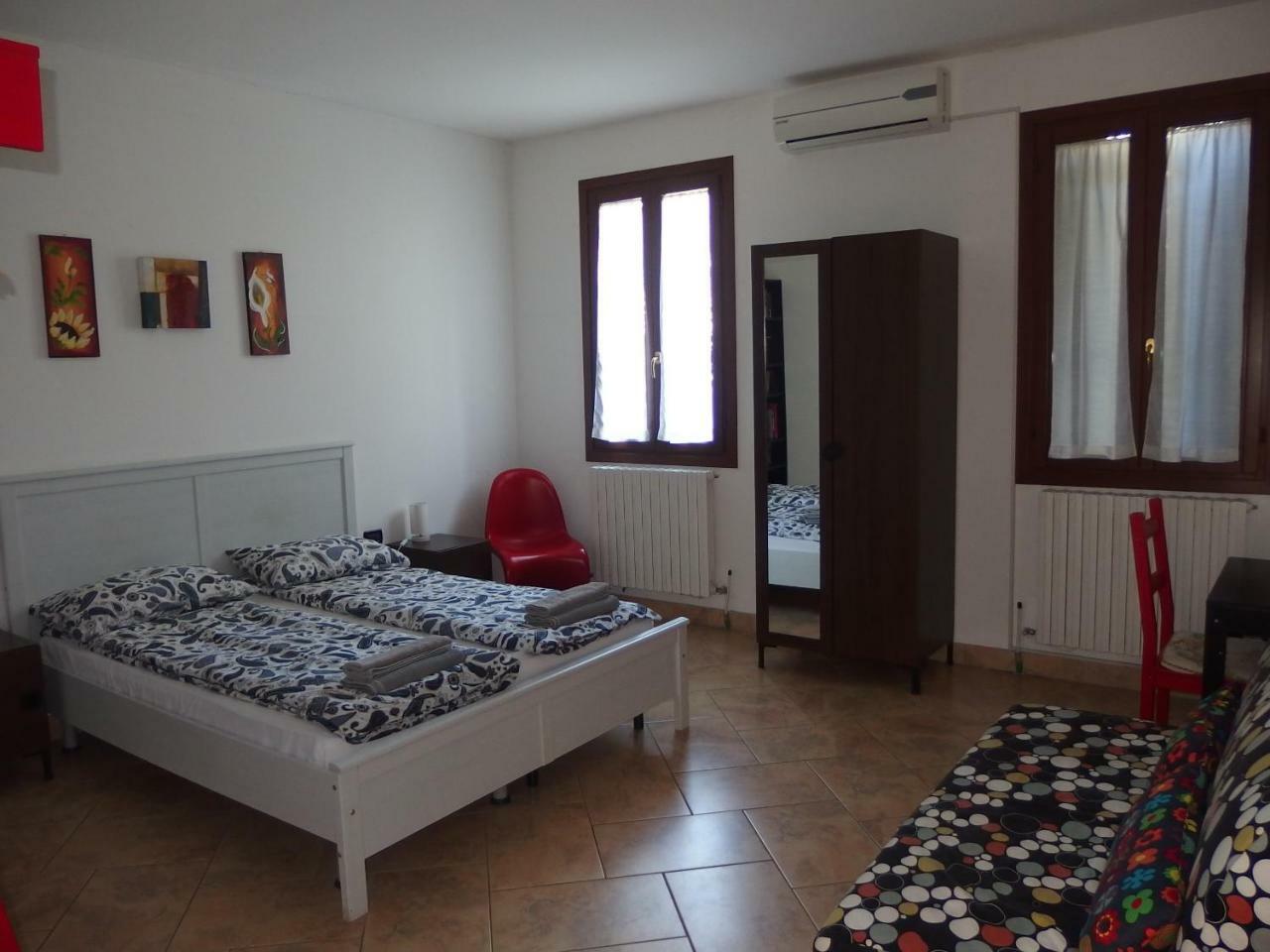 Casa D'Oro Rooms Местре Екстериор снимка